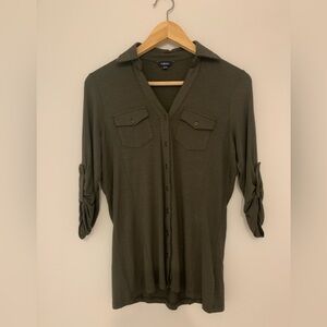 Reitmans Women’s olive green top - size xs